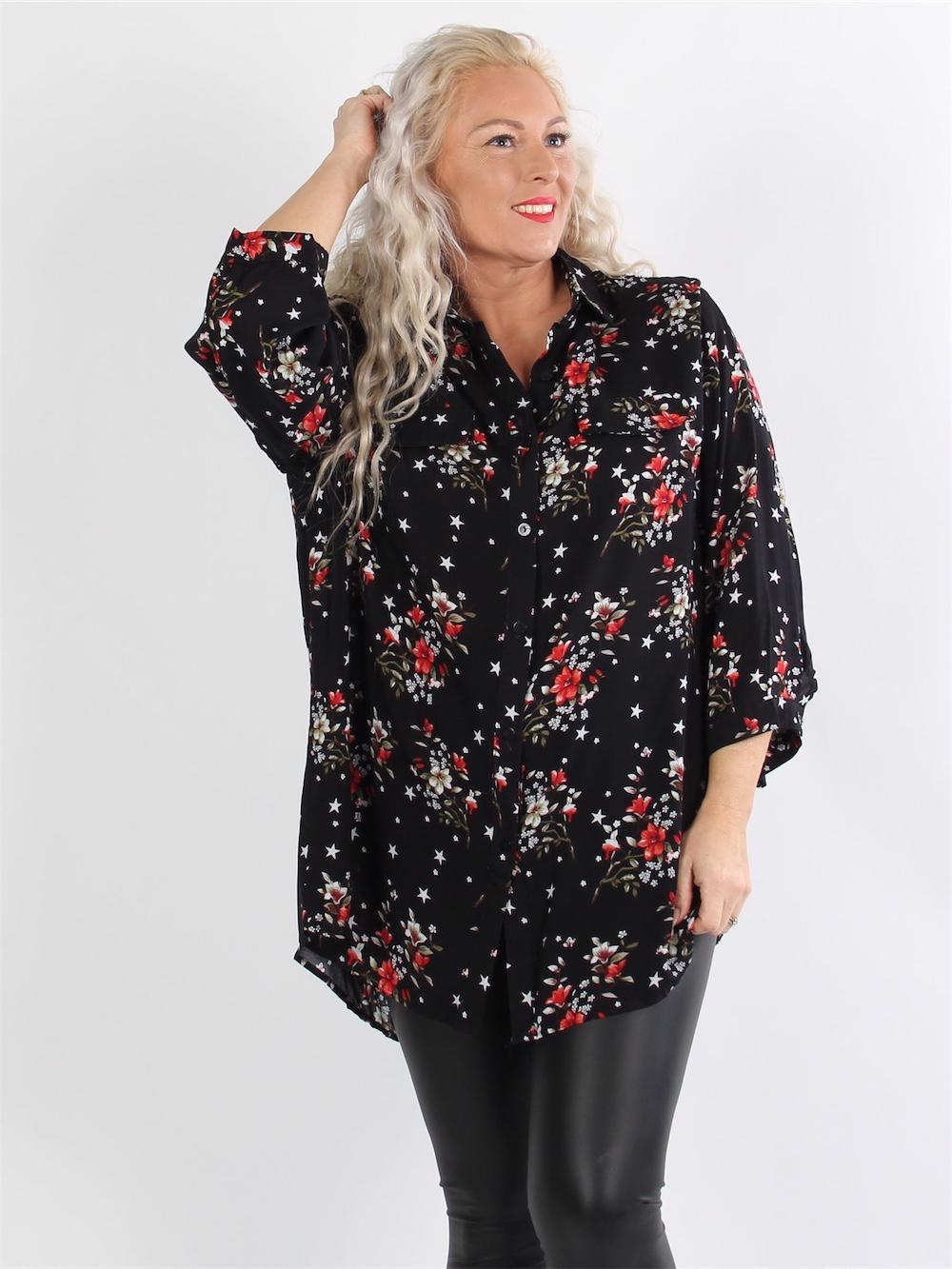 Paprika - Sort skjorte med blomster og små hvide stjerner